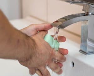كيف تحارب الفيروسات في المنزل دون أن تزيد مقاومة البكتيريا بوبيولار ساينس العلوم للعموم