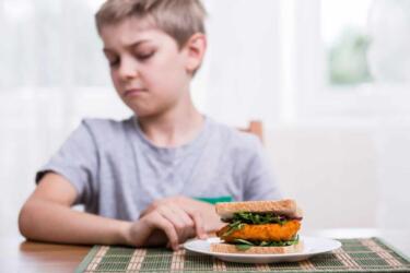 عادات الأكل عند الأطفال