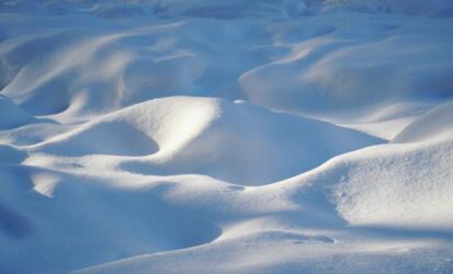 تساقط الثلوج في الصحراء الكبرى: ظاهرة طقس غريبة