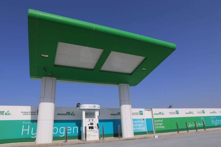 السعودية تبني "هيليوس" أكبر مصنع للوقود الهيدروجيني في العالم