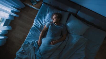 دراسة حديثة: أسدل الستائر وأطفئ الأضواء في غرفة النوم من أجل صحة أفضل