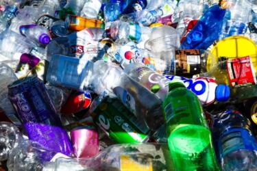 حان الوقت لزيادة وضوح رموز المنتجات البلاستيكية القابلة لإعادة التدوير