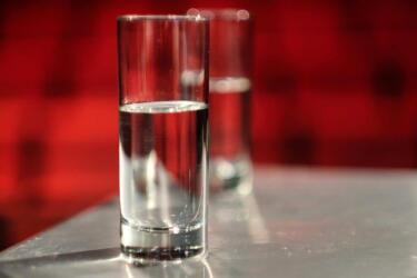 هل تعد إضافة الأملاح إلى مياه الشرب ممارسة جيدة للصحة؟