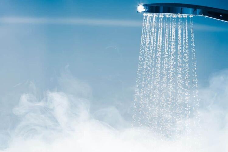 أيهما أفضل للصحة الاستحمام بالماء البارد أم الساخن؟