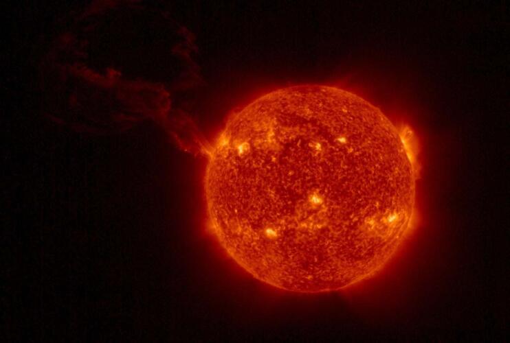 هل يمكن أن تدمر التوهجات الشمسية والطقس الفضائي الحضارة البشرية؟