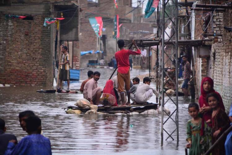 كيف غذّى التغيّر المناخي الفيضانات المدمرة في الباكستان؟