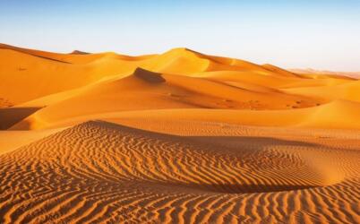 لماذا يسود المناخ الصحراوي في المملكة العربية السعودية؟