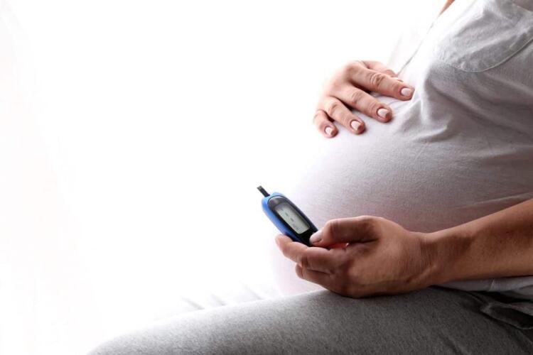 كيف يحدث السكري الحملي؟ وهل يزول بعد الولادة؟