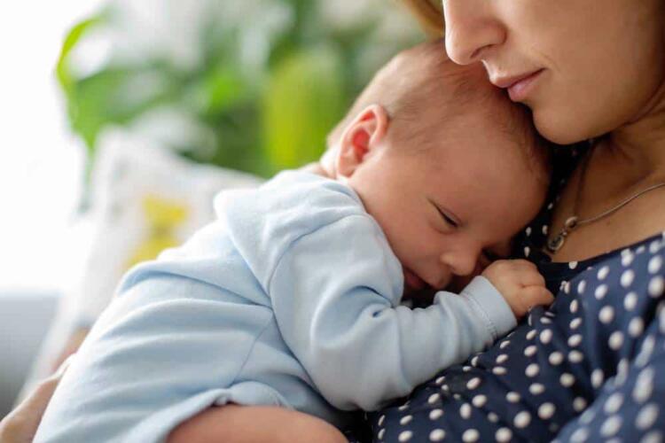 لماذا يرفض الأطفال الرضاعة الطبيعية؟ وكيف تتعاملين مع هذه الحالة؟
