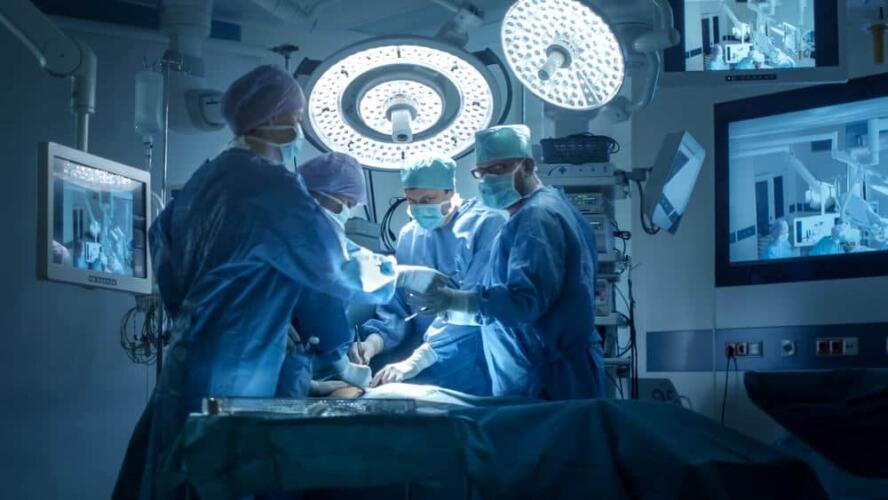 عمليات جراحية نوعية تُجرى في مستشفى عربية ترقى من خلالها لدرجة المستشفيات العالمية