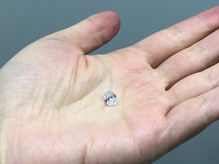 نوع نادر من الماس يكشف عن بيئة مائية يحتمل وجوها في أعماق الأرض السحيقة