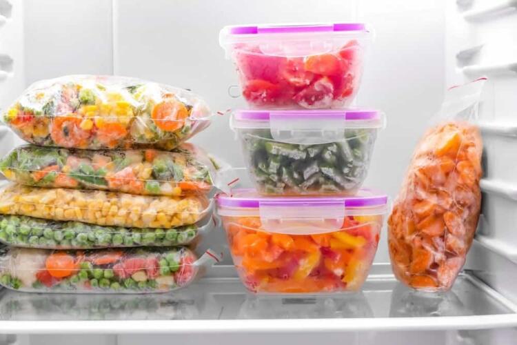 كيفية حفظ الطعام المطبوخ في الثلاجة ليبقى طازجاً