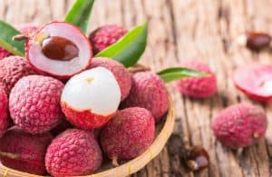 ما فوائد فاكهة الليتشي Litchi؟