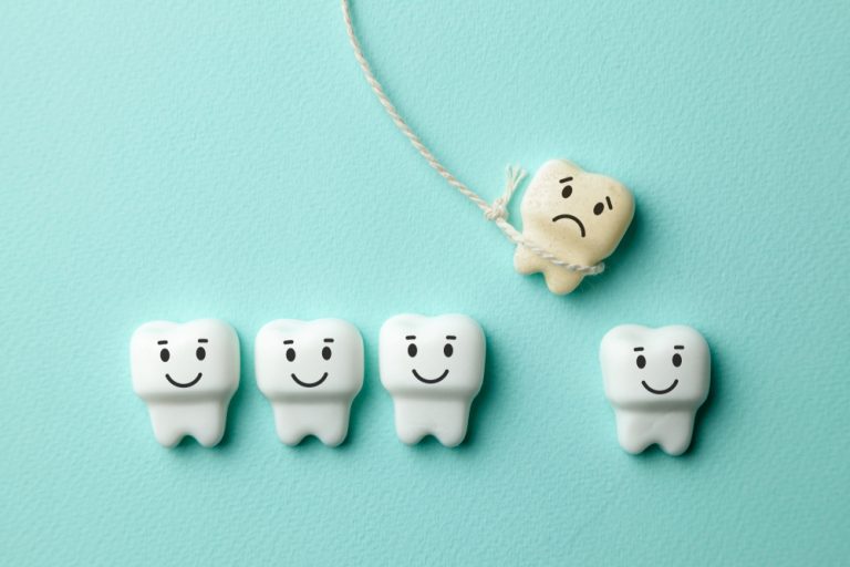 ما المشكلات التي ترافق استبدال الأسنان اللبنية بالدائمة عند الأطفال؟