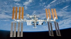 كيف تستفيد محطة الفضاء الدولية من انعدام الجاذبية في الفضاء؟