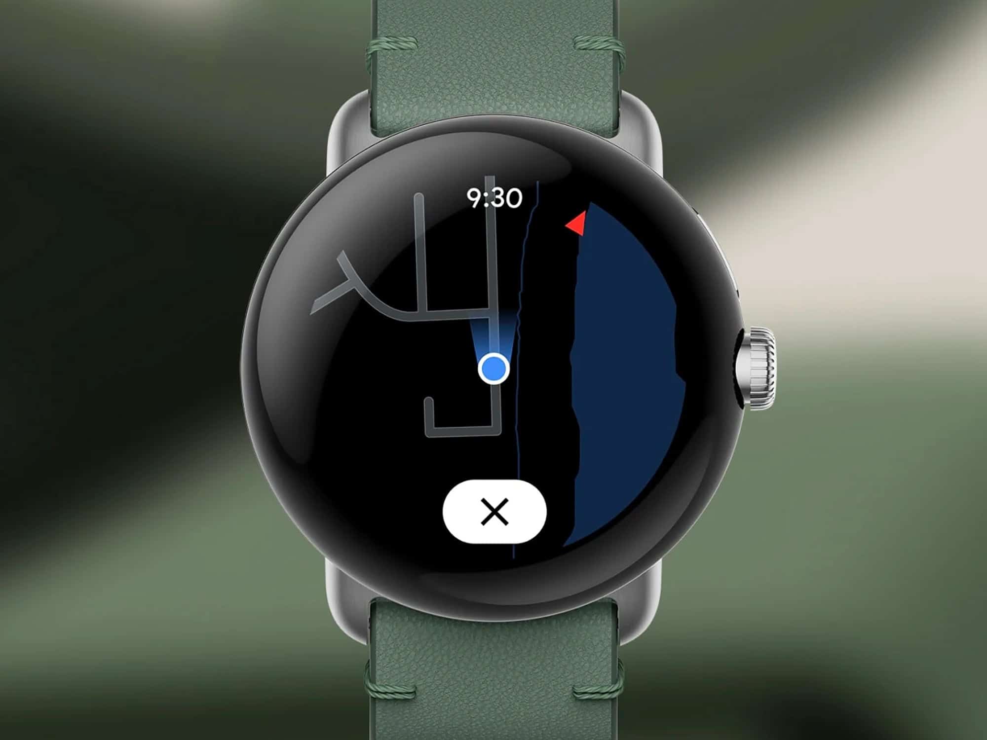 ساعة بيكسل (Pixel) تعرض شاشة الملاحة في تطبيق جوجل مابس (Google Maps)