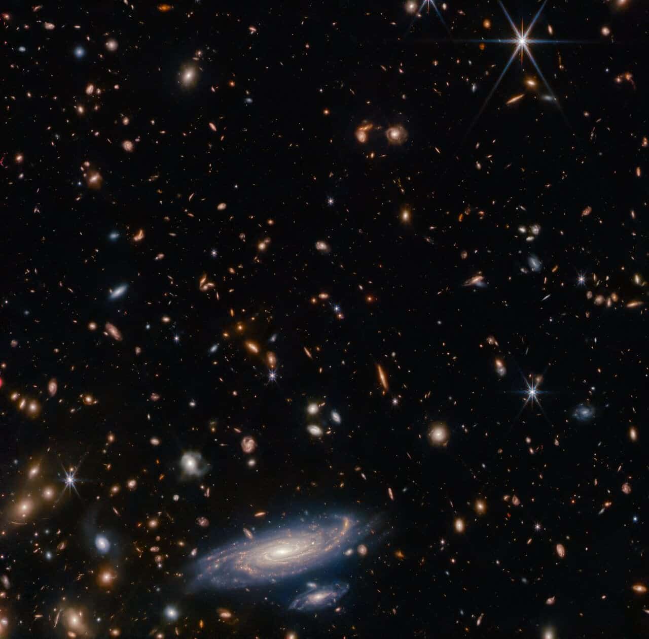 تلسكوب جيمس ويب الفضائي يكتشف مجرة تشبه مجرة درب التبانة