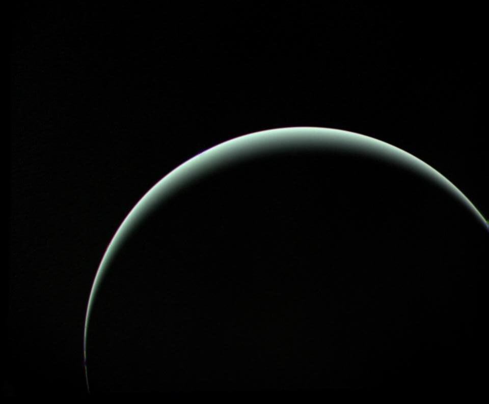 تعود آخر صورة التقطها فوياجر 2 لأورانوس إلى يناير/ كانون الثاني من العام 1986، وذلك قبل أن يواصل المسبار طريقه متجهاً إلى نبتون.