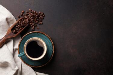 هل للقهوة تأثيرات جسيمة حقاً على النوم والأداء وصحة القلب؟ دراسة حديثة تُجيب