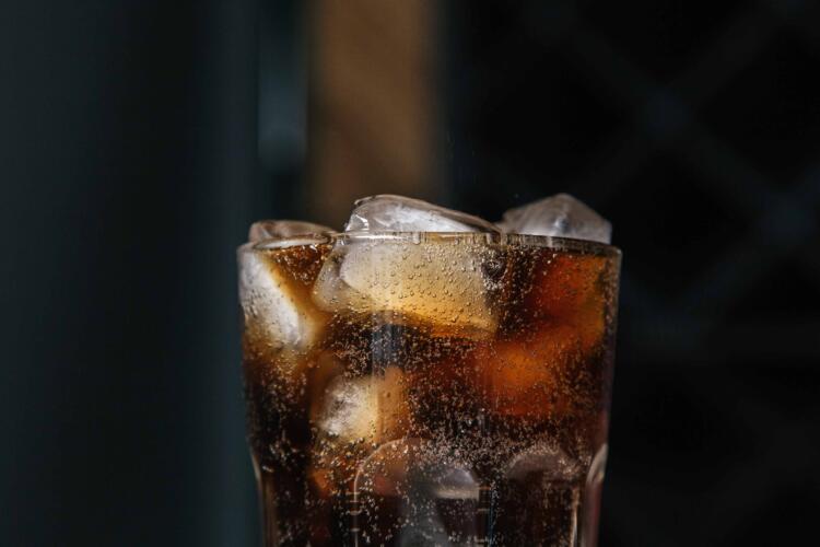 منظمة الصحة العالمية تعتزم إدراج الأسبارتام «محلي المشروبات الغازية الدايت» مادة مسرطنة