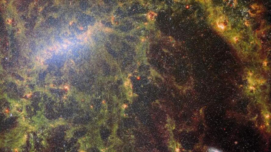 13 صورة رائعة من تلسكوب جيمس ويب تكشف عن عجائب كوننا الفسيح