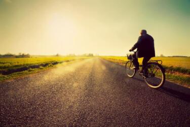 هل يمكن أن تبدأ رياضة ركوب الدراجة الهوائية بعد سن الخمسين وتجدد شبابك؟