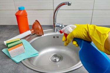 الدليل الشامل لتنظيف 6 أنواع من الأدوات المعدنية المنزلية