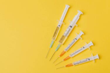6 خرافات عن اللقاحات وحقيقتها