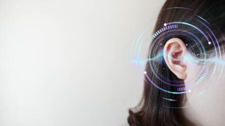 باحثون يكشفون السبب الحقيقي لطنين الأذن ويحددون الخطوة الأولى لعلاجه