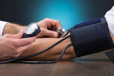 دراسة حديثة: إصابة أحد الزوجين بارتفاع ضغط الدم قد تسبب إصابة الآخر