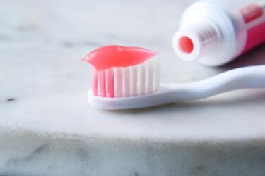 ليس مباشرة بعد الأكل: تعرّف إلى الأوقات المثالية لتنظيف الأسنان